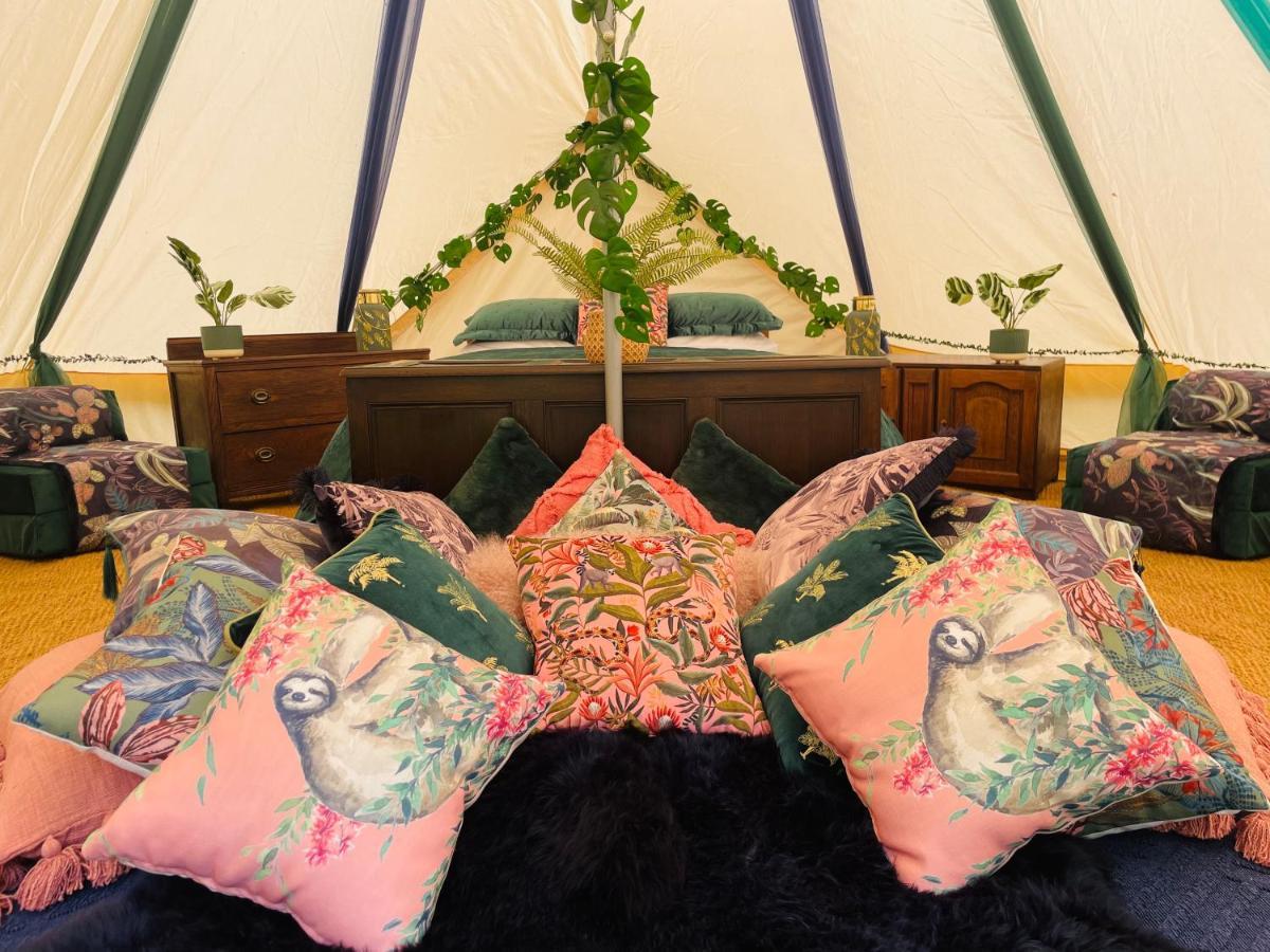 Hollington Park Glamping Otel Newbury  Dış mekan fotoğraf