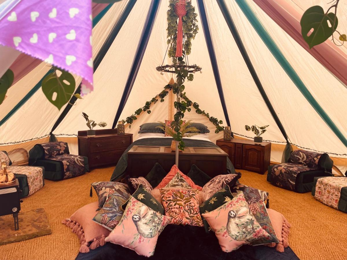 Hollington Park Glamping Otel Newbury  Dış mekan fotoğraf